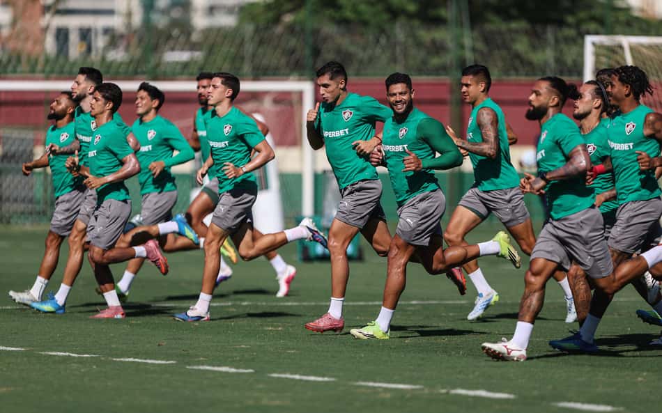 Fluminense divide elenco e fará jogo-treino antes de amistoso