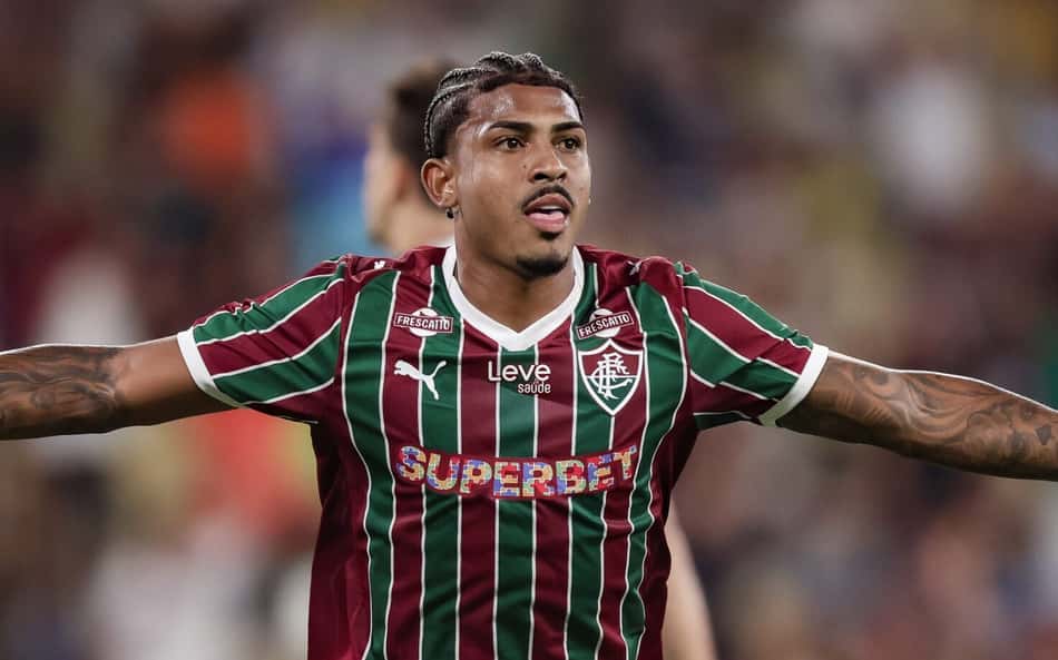 Fluminense aguarda proposta da Lazio por John Kennedy; jogador deseja ficar