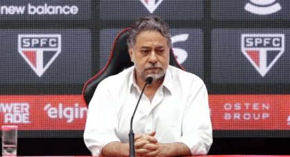 Julio Casares em entrevista coletiva pelo São Paulo