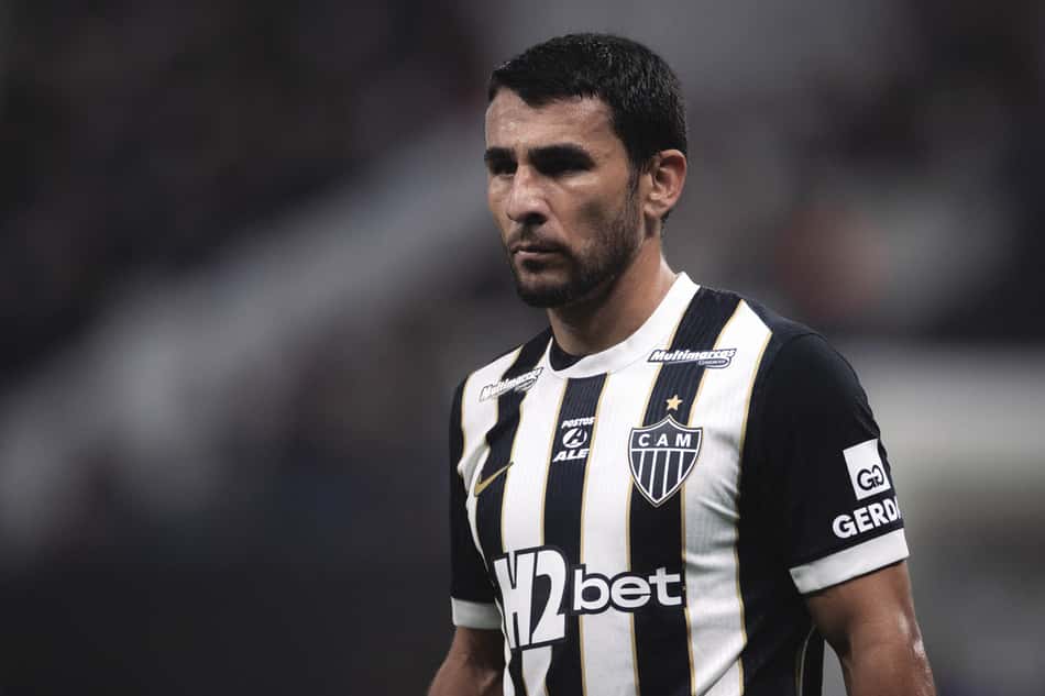 Junior Alonso com a camisa do Atlético-MG