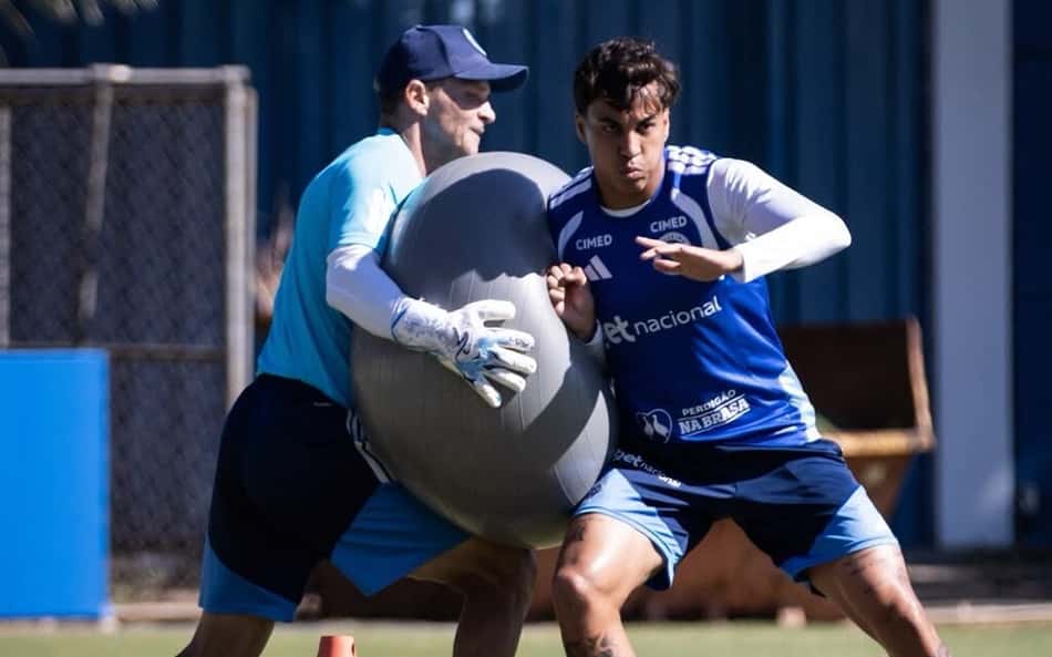 Kaio Jorge mantém rotina de treinos durante folga no Cruzeiro