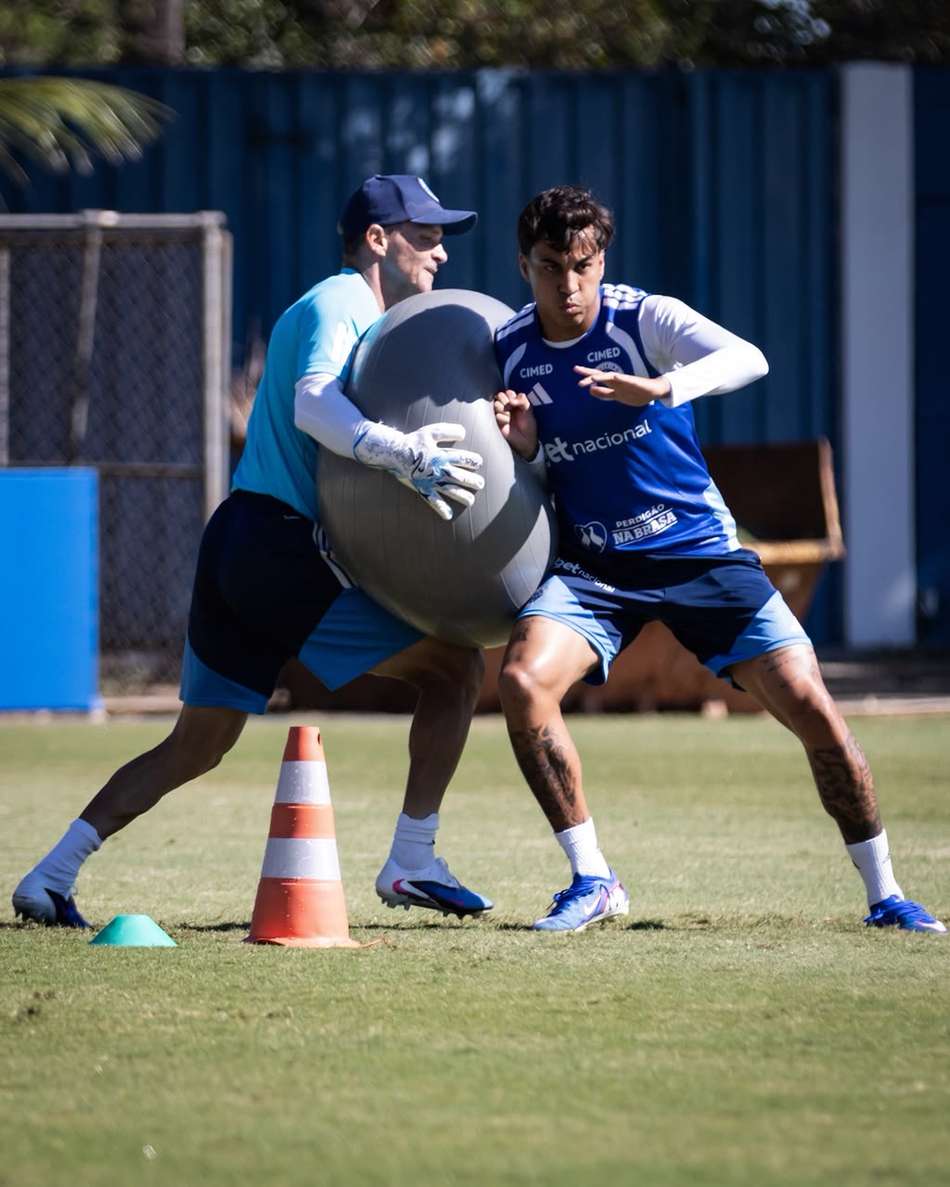 Kaio Jorge faz treinamento na Toca da Raposa II (Foto: Gustavo Aleixo/Cruzeiro)