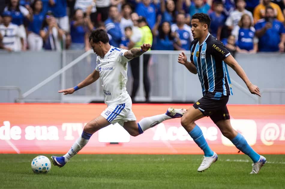Kaio Jorge finaliza jogada contra o Grêmio