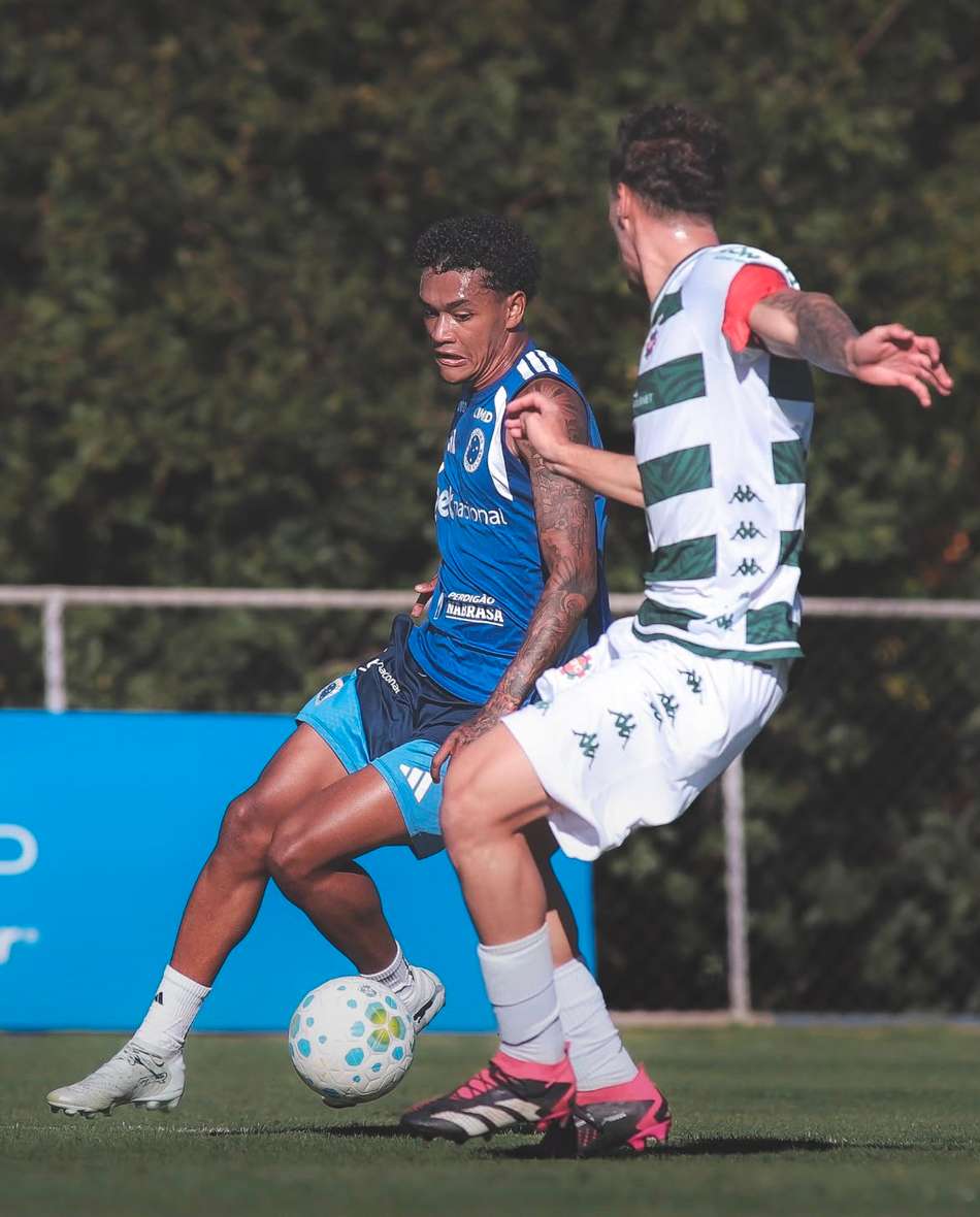 Kaique Kenji em jogo-treino na Toca II
