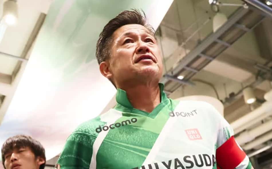 Ex-Santos e Palmeiras, Kazu marca aos 59 anos e ajuda time em classificação no Japão