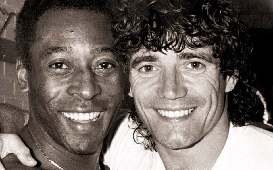 Kevin Keegan, lenda inglesa e bicampeão da Bola de Ouro, morre aos 75 anos