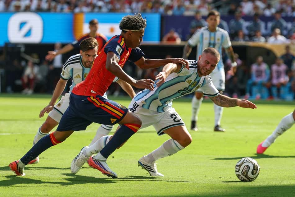 Lamine Yamal tenta levar a Espanha ao ataque
