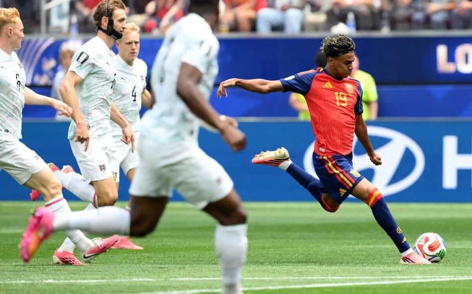 Acessório de Yamal em Espanha x Áustria chama atenção: 'Muito fã do Neymar'