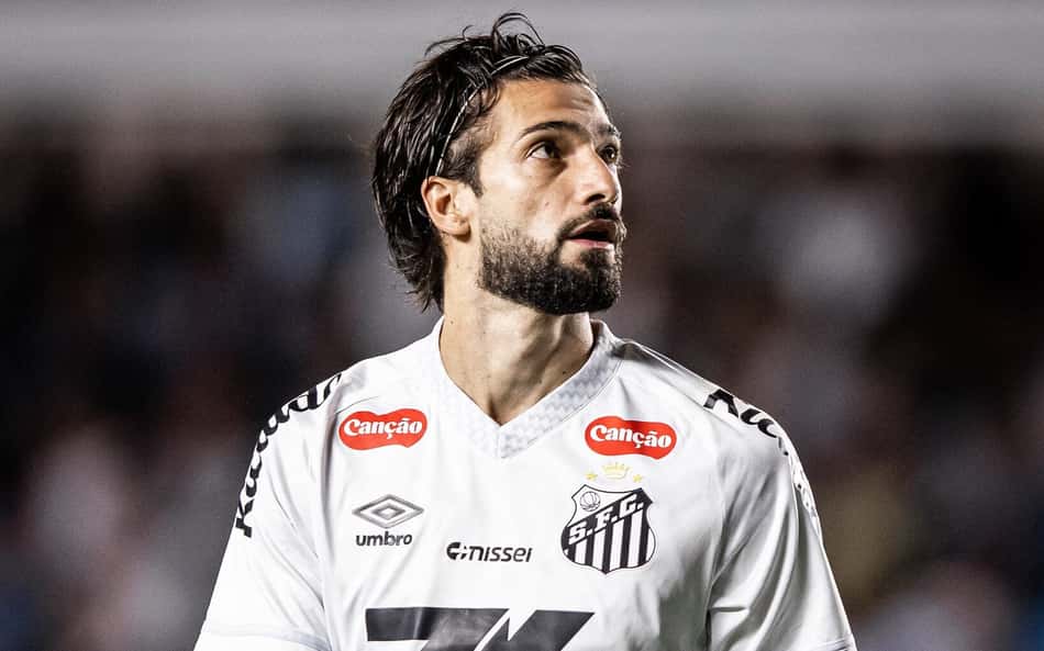 Santos acerta rescisão de contrato com Lautaro Díaz