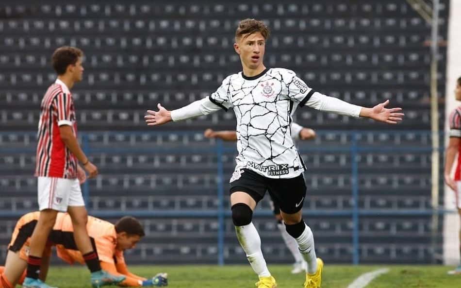 Corinthians rescinde com atacante da base que tinha multa de R$ 1 bilhão