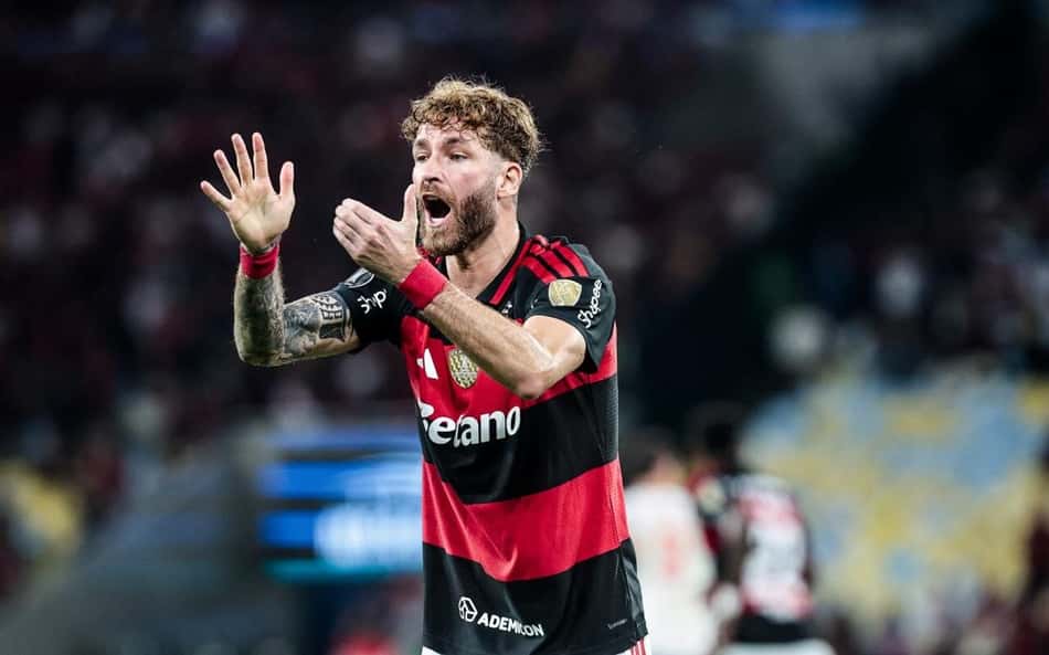 Léo Pereira durante partida do Flamengo na Libertadores