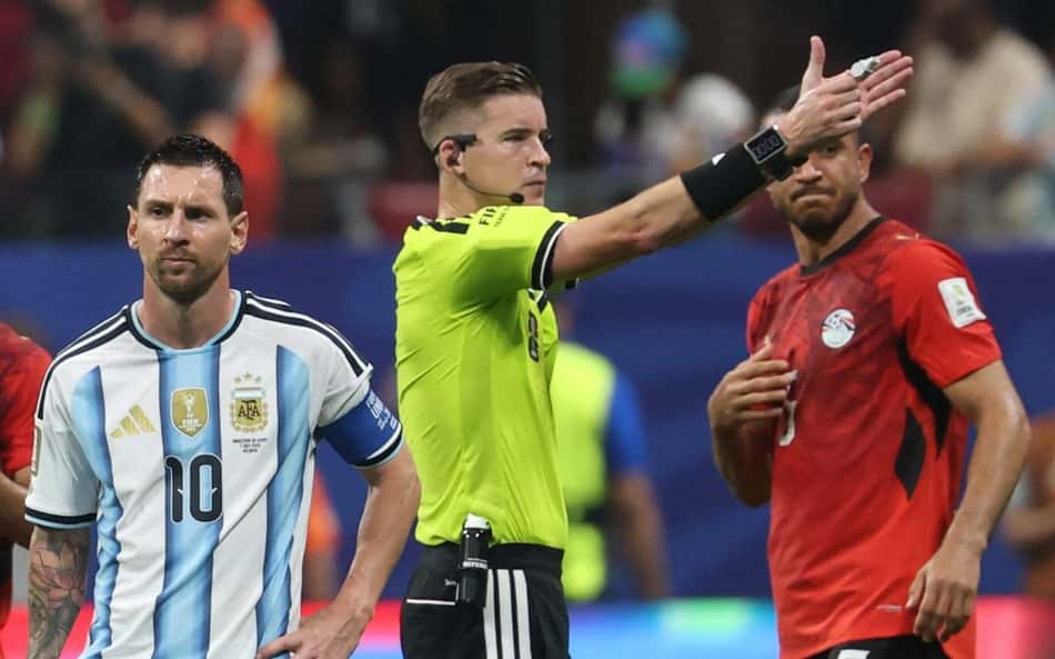 Quem é o juiz em Argentina x Egito na Copa do Mundo?