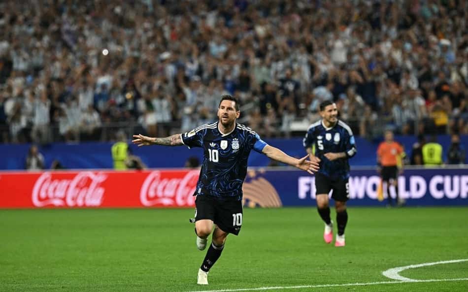 Por que Fifa autorizou a Argentina a usar 2º uniforme contra a Inglaterra na Copa?