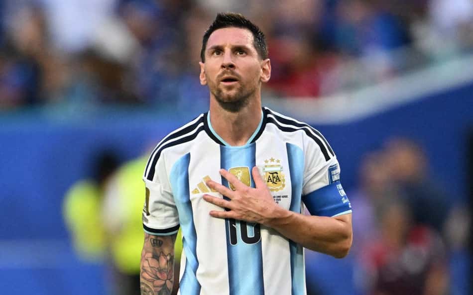 Messi pode assumir liderança na artilharia durante confronto decisivo (Foto: Roberto Schmidt/AFP)