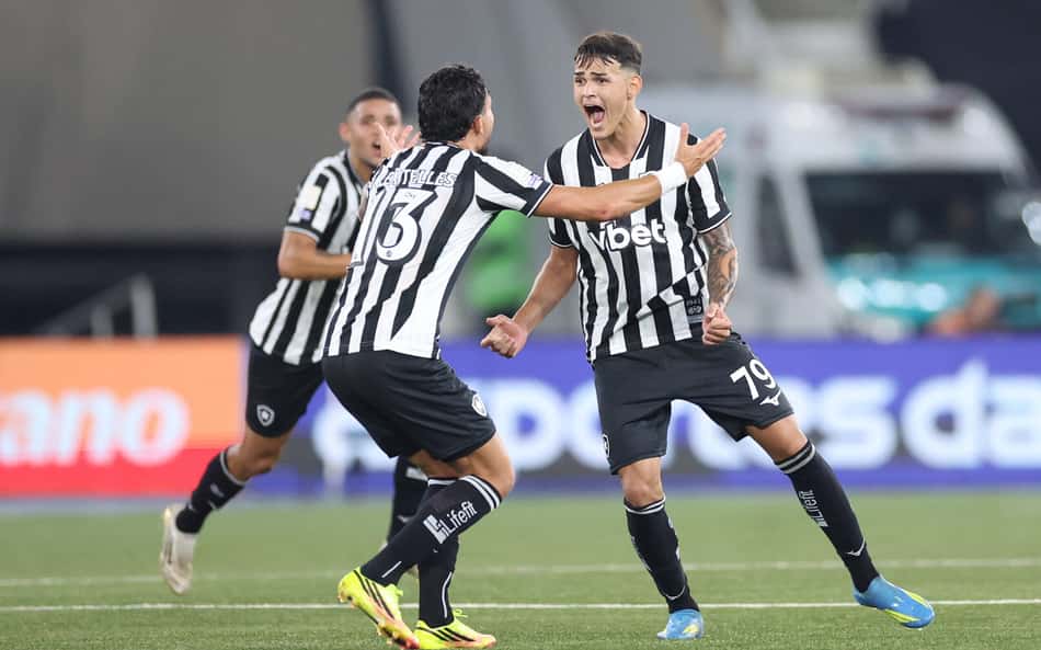 Lucas Emanuel mostra estrela em estreia no Botafogo; conheça a joia