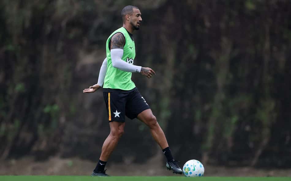 Lucas Monzón é o novo reforço para a zaga do Botafogo
