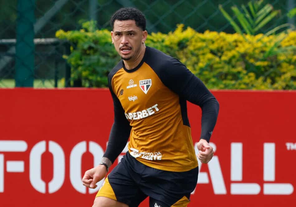 Luciano durante treinamento do São Paulo