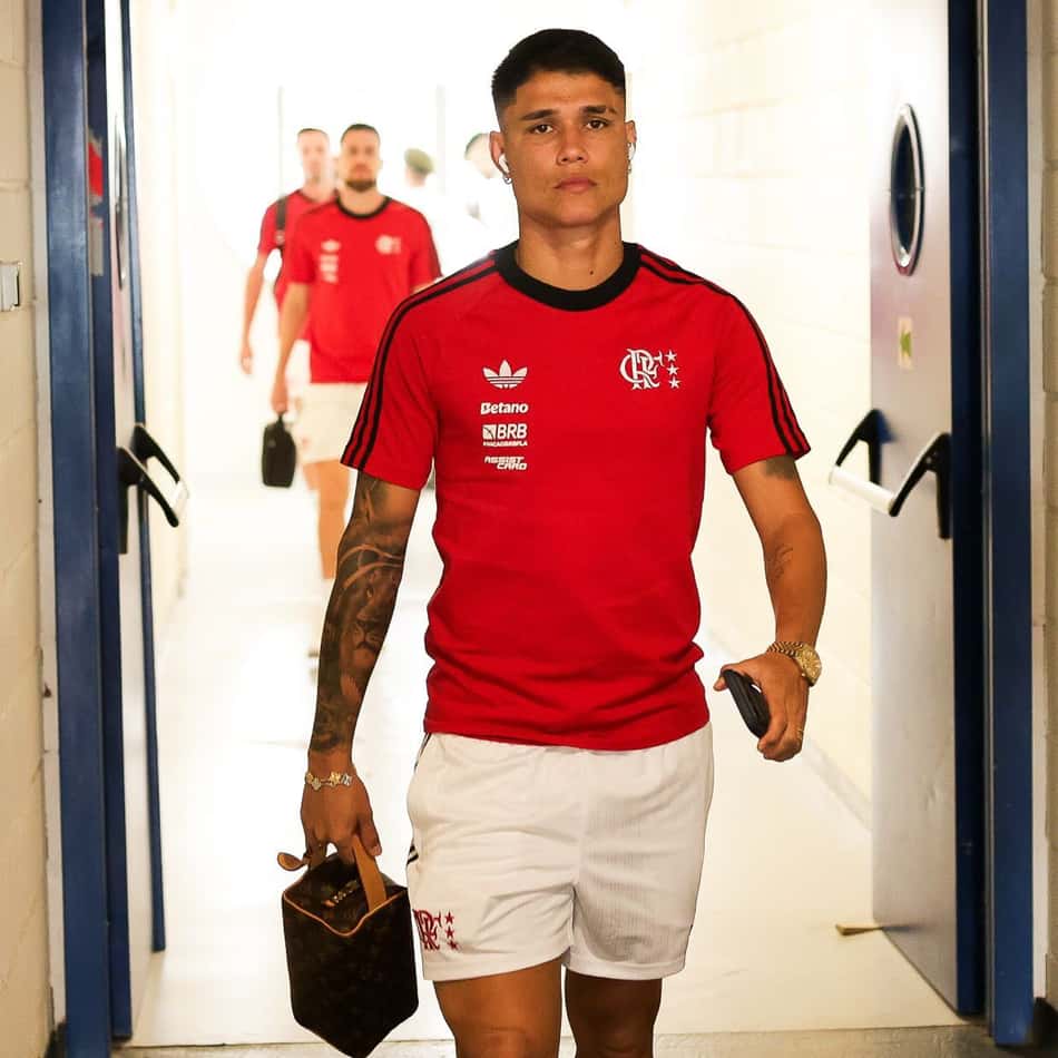 Luiz Araújo na chegada do Flamengo ao estádio