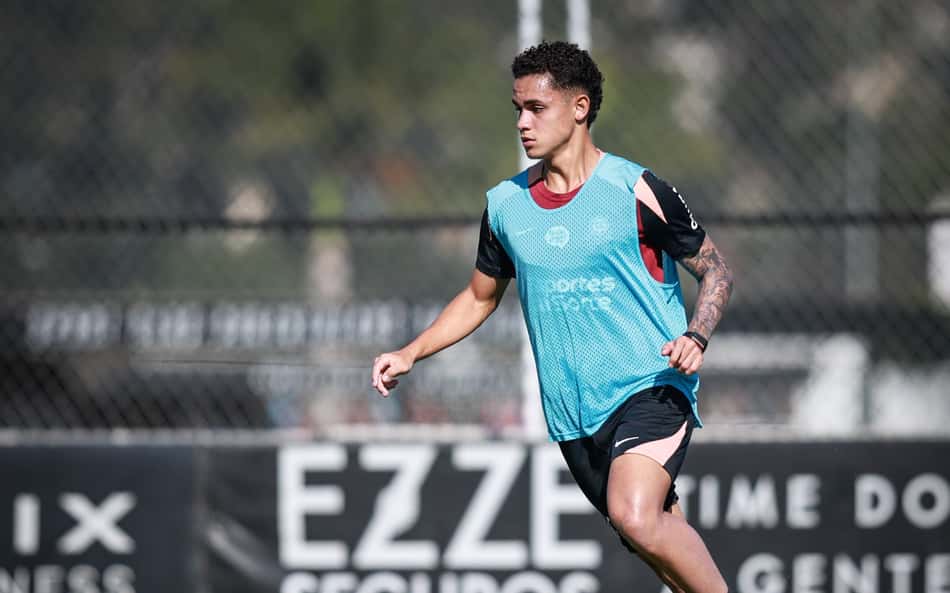 Corinthians: Diniz promove atletas da base para treinos no profissional