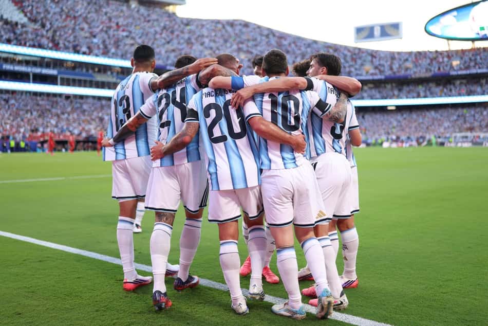 Antes de confronto contra Inglaterra, mãe de atleta da Argentina é reprimida por torcedores