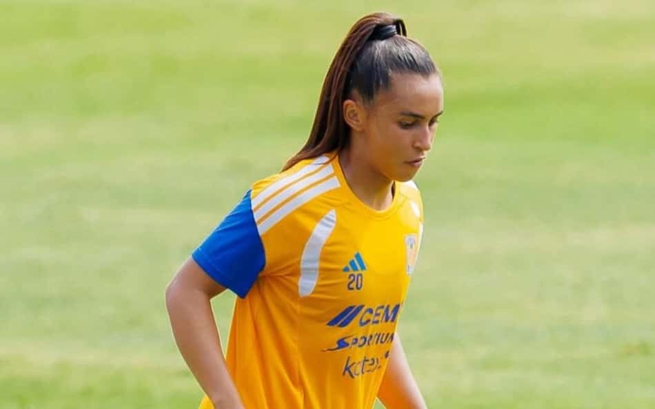 Mariza em ação pelo Tigres do México