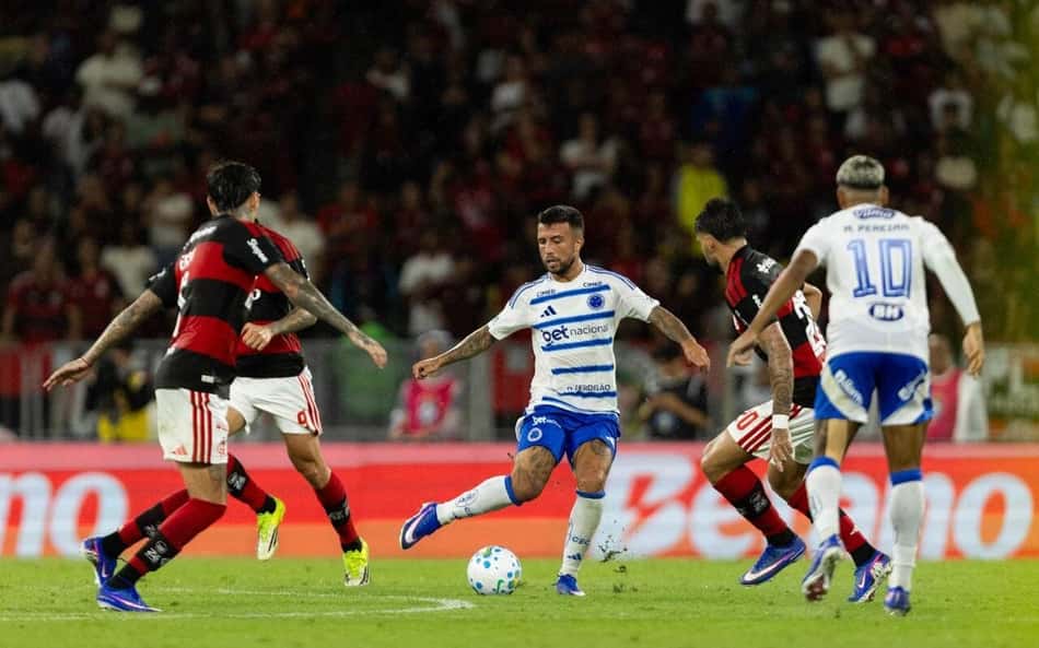 Matheus Henrique celebra marca pelo Cruzeiro: 'Privilégio'
