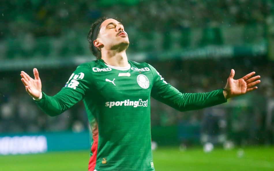 Maurico comemora o gol do Palmeiras contra o Coritiba pelo Brasileirão.jpeg