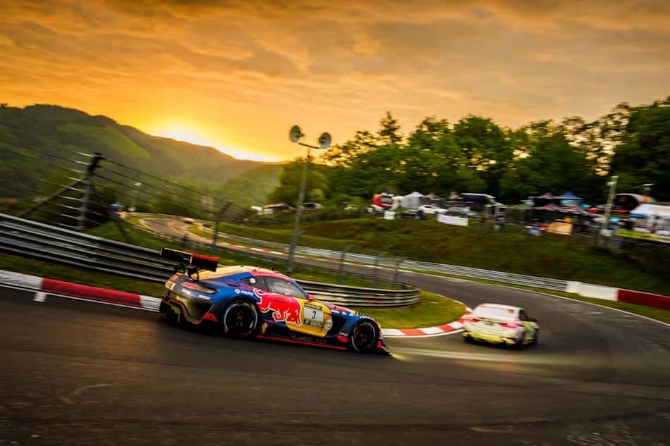 Max Verstappen em um carro da Red Bull durante as 24 Horas de Nürburgring (Foto: Philip Platzer / Red Bull Content Pool)