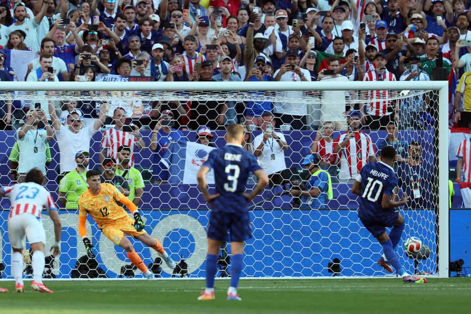 Mbappé cobra pênalti em Paraguai x França na Copa do Mundo