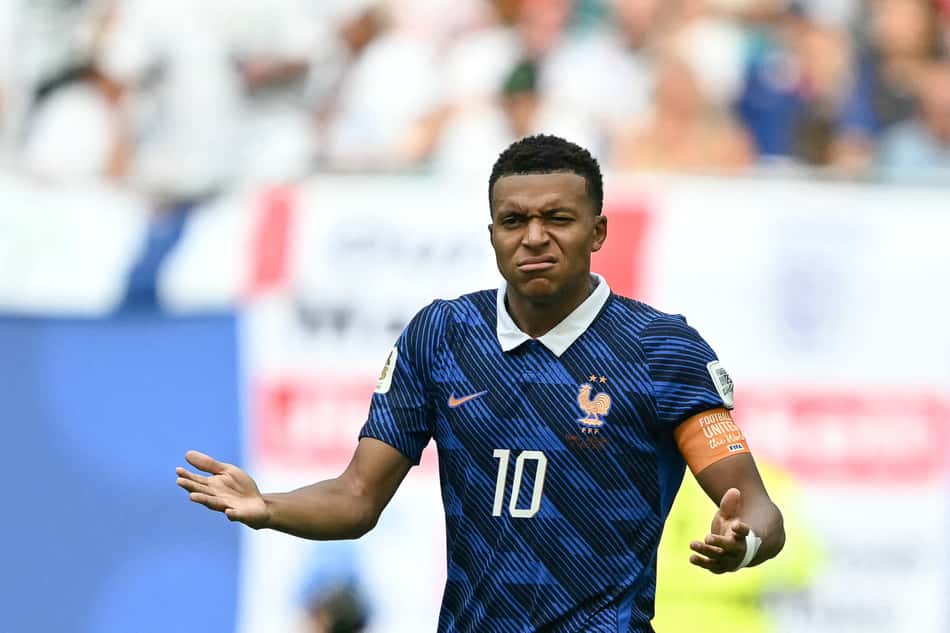 Mbappé comanda a reação da França contra a Inglaterra após marcar dois gols