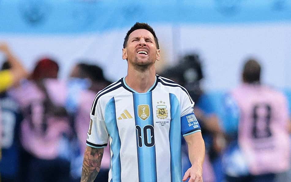 Gol perdido de Messi em Argentina x Cabo Verde choca web: 'Meu Deus'