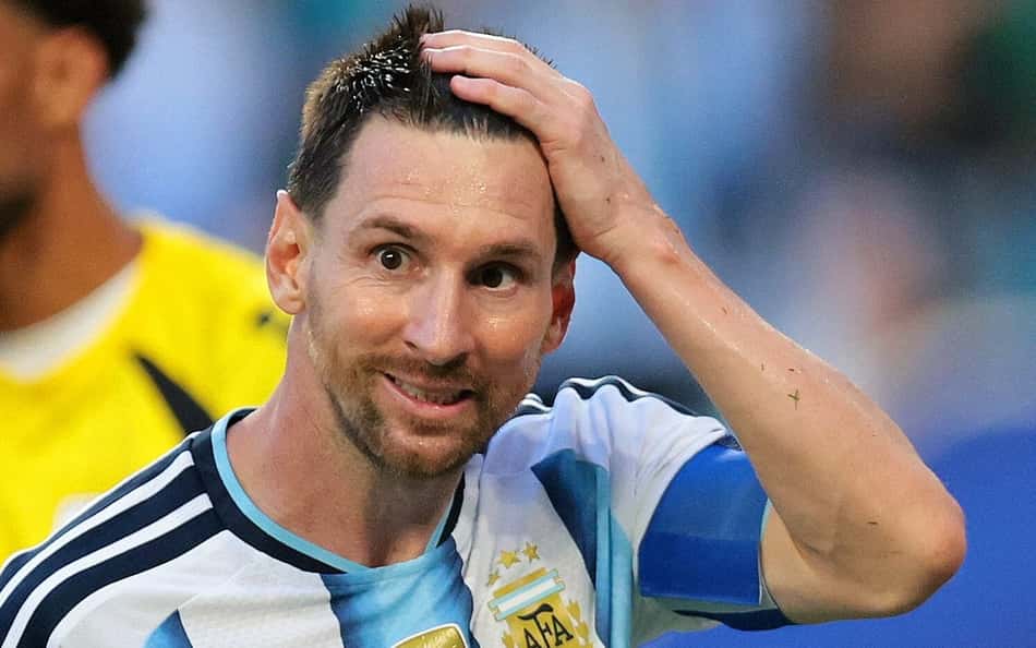 Messi perde segundo pênalti na Copa e dispara como recordista de erros na marca da cal