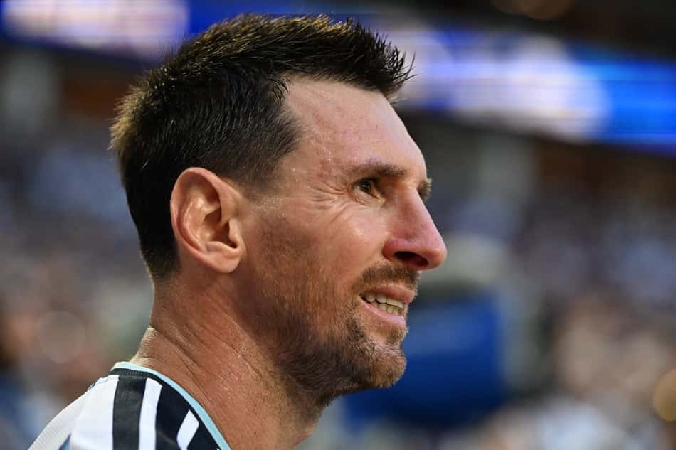 Lionel Messi em ação durante a classificação da Argentina em cima de Cabo Verde na Copa do Mundo