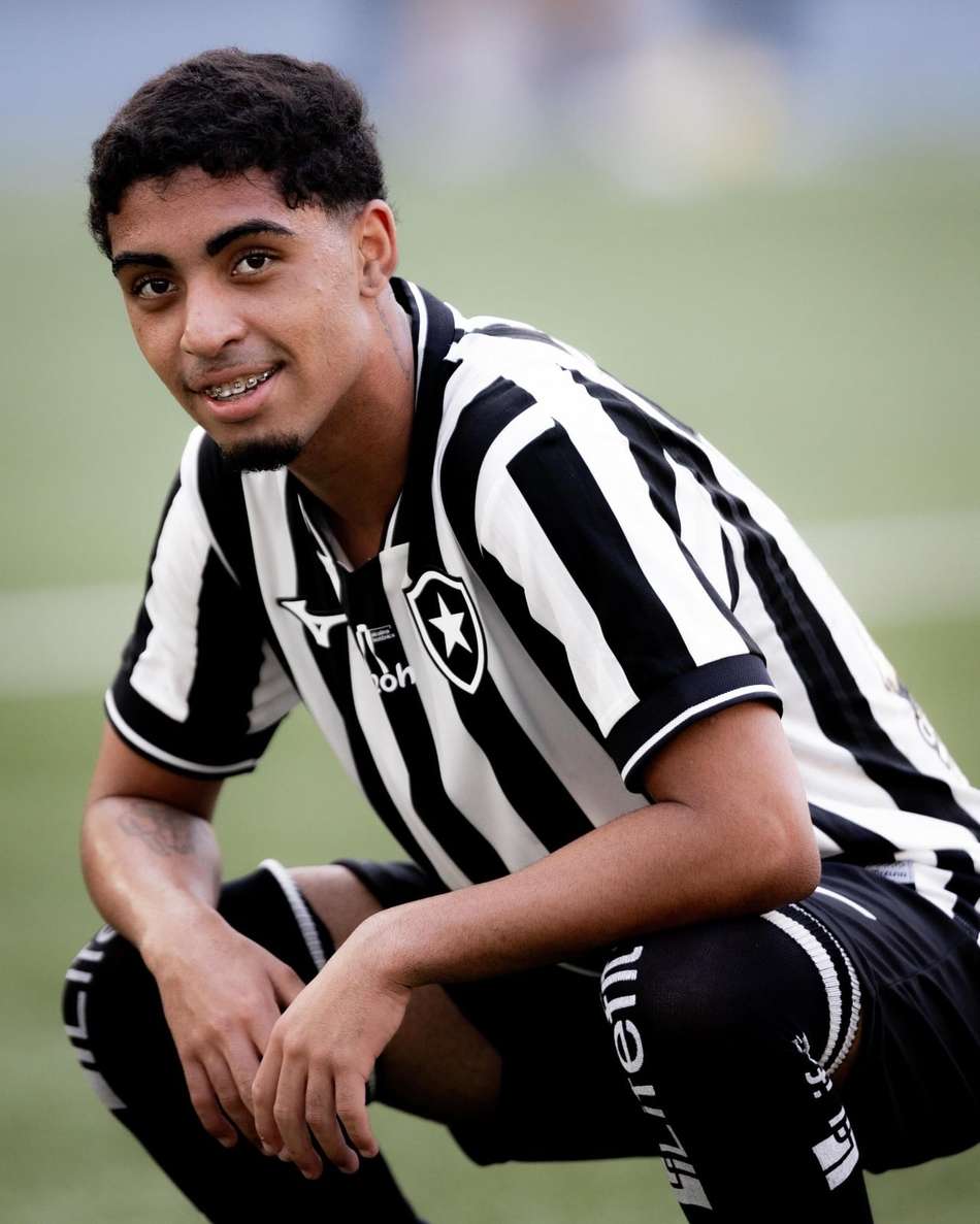 Miguel Caldas é uma das joias da base do Botafogo