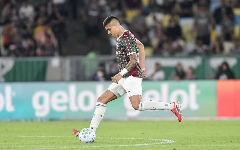 Millán em ação pelo Fluminense no Maracanã