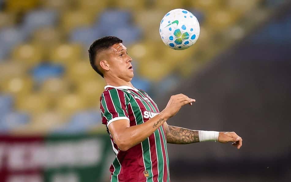 Fluminense define escalação com Millán titular e Thiago Silva no banco
