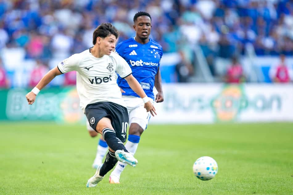 Montoro em ação pelo Botafogo contra o Cruzeiro