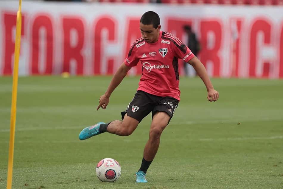 Moreira em treino aberto no estádio do Morumbi em 2022