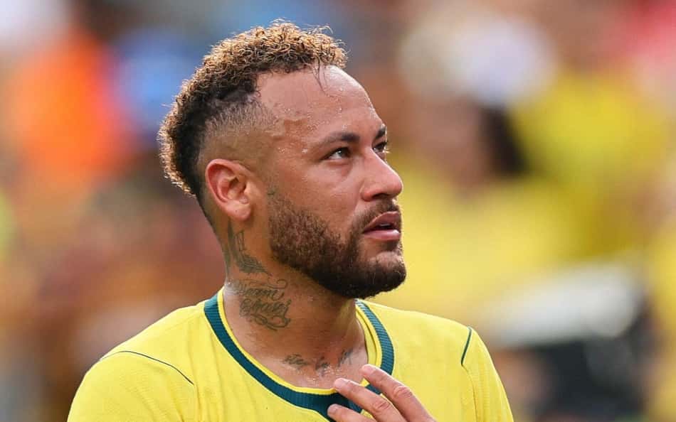 Estrela e joia do Palmeiras prestam apoio a Neymar após eliminação do Brasil