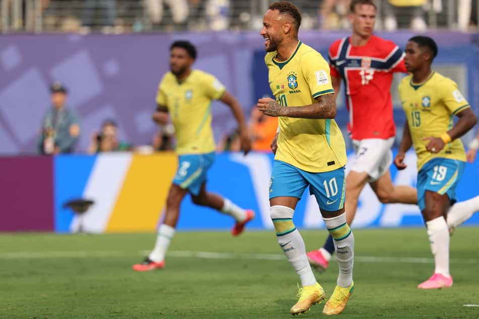 Neymar sorrindo perdendo o jogo