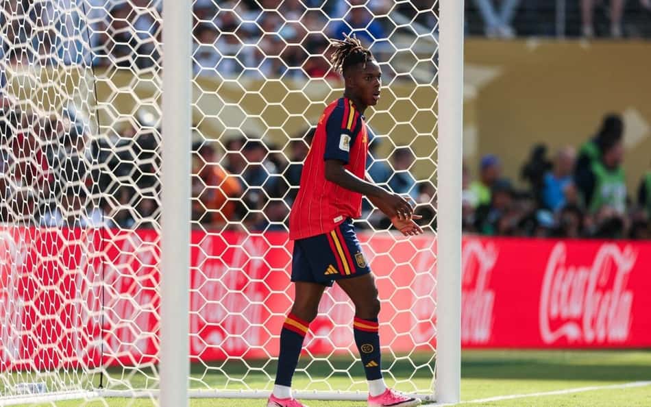 Gol anulado em Espanha x Argentina gera revolta: 'Assalto'