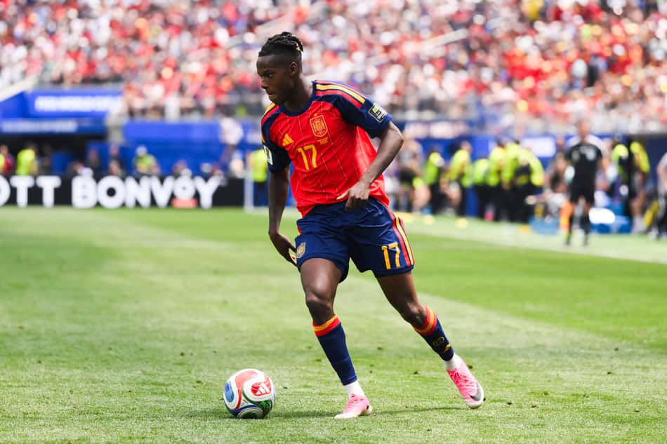 Nico Williams em ação pela Espanha na Copa do Mundo