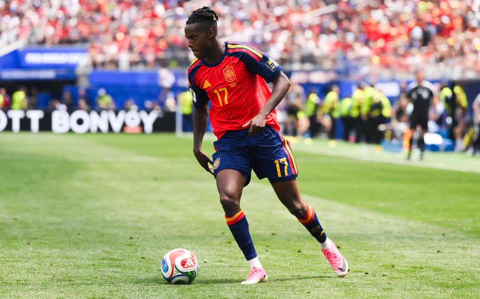 Nico Williams em ação pela Espanha na Copa do Mundo