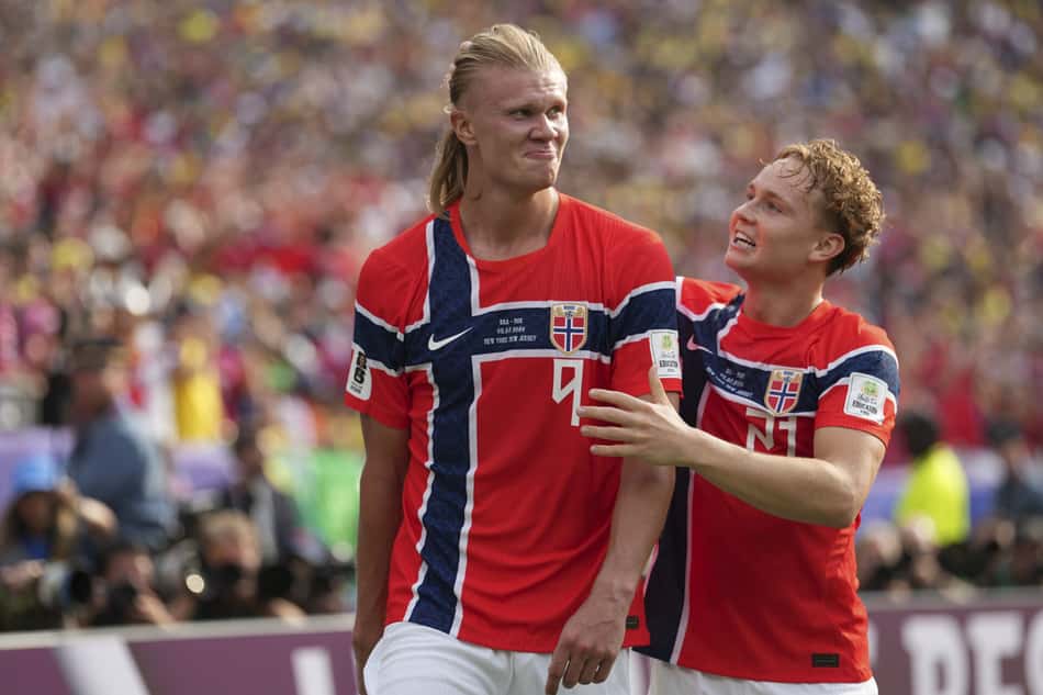 Haaland comemora o gol marcado na vitória da Noruega sobre o Brasil