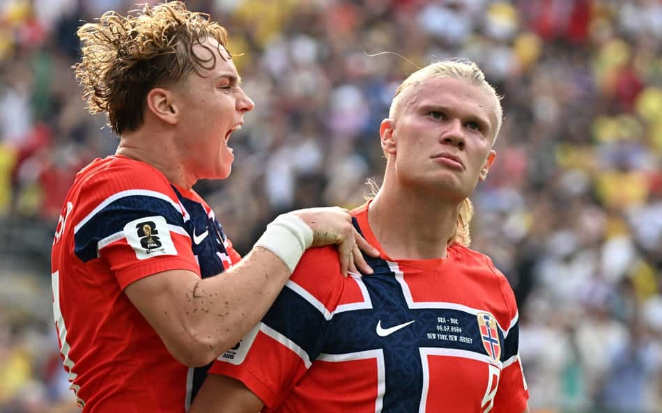 Haaland comemora gol marcado pela seleção da Noruega contra o Brasil nas oitavas de final da Copa do Mundo