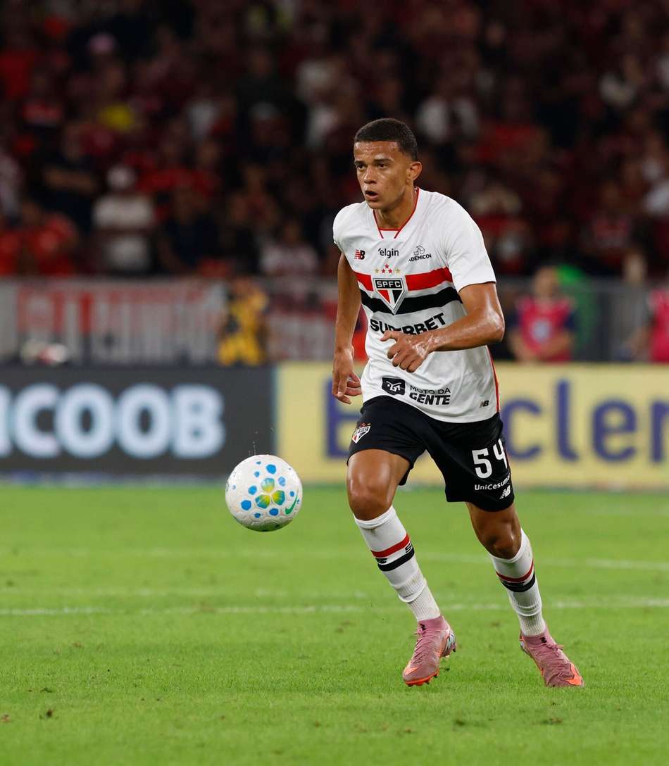 Osório com a camisa do São Paulo