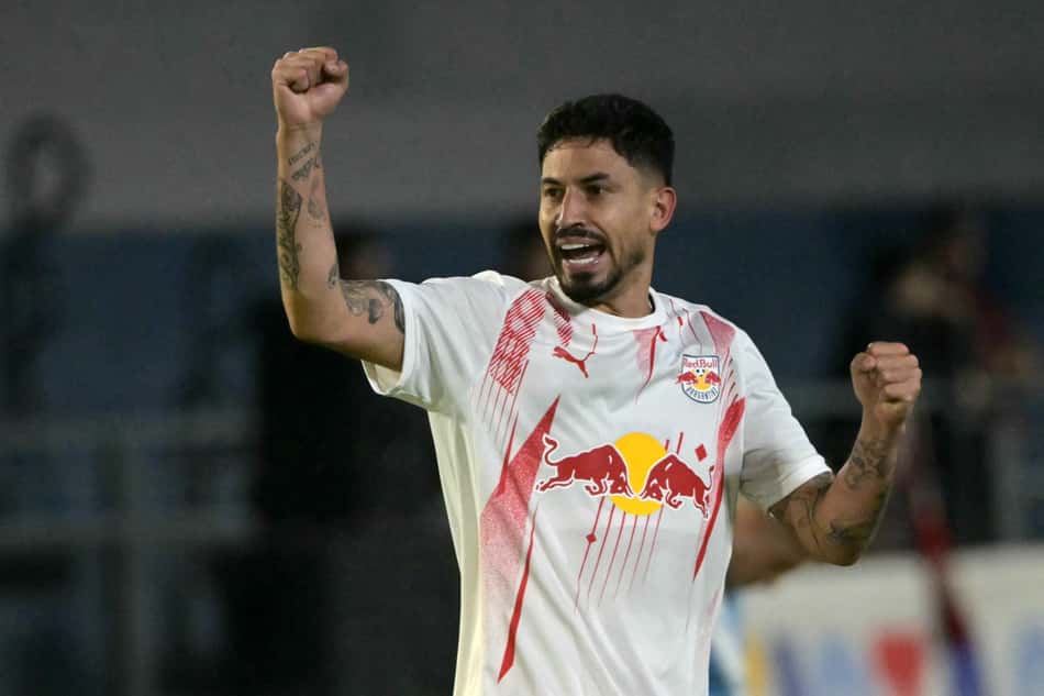 Pedro Henrique, do RB Bragantino, comemorando gol contra o SPorting Cristal na Sul-Americana