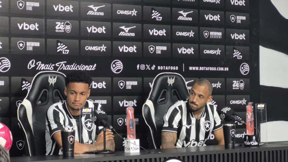 Paulinho e Lucas Monzón foram apresentados pelo Botafogo