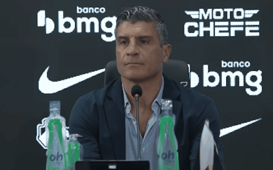 Pedro Emanuel em coletiva do Vasco após derrota para o Vitória