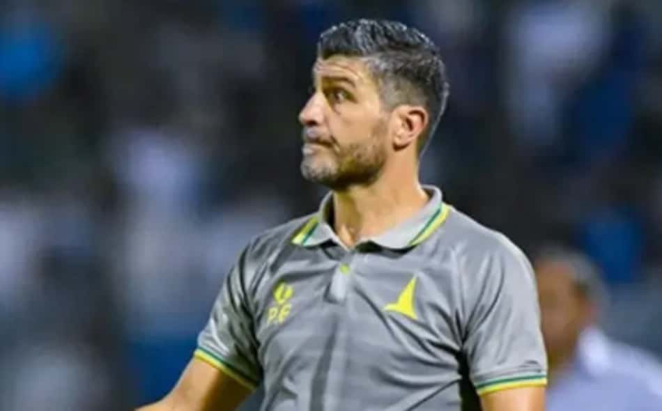 Torcida do Vasco avalia chegada do técnico Pedro Emanuel: 'Não faz'